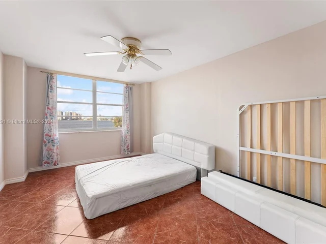 251 174th St # 319, Sunny Isles Beach FL 33160