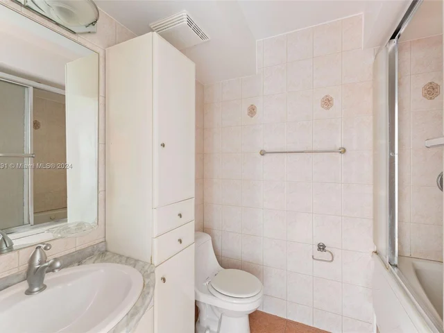 251 174th St # 319, Sunny Isles Beach FL 33160