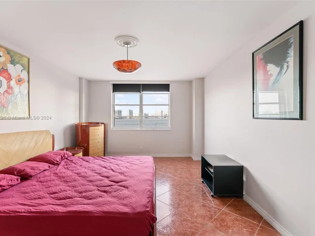 251 174th St # 319, Sunny Isles Beach FL 33160