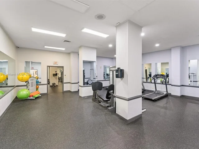 251 174th St # 319, Sunny Isles Beach FL 33160