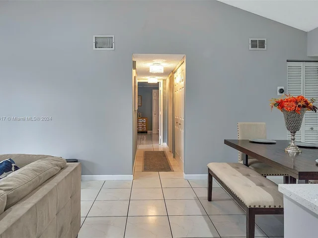 3001 N Oakland Forest Dr # 301, Oakland Park FL 33309