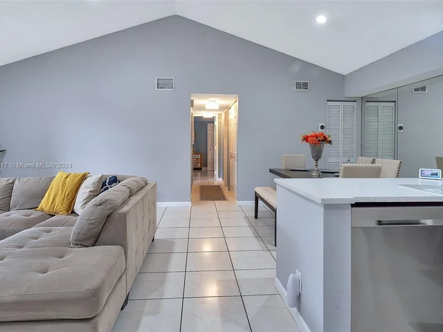 3001 N Oakland Forest Dr # 301, Oakland Park FL 33309