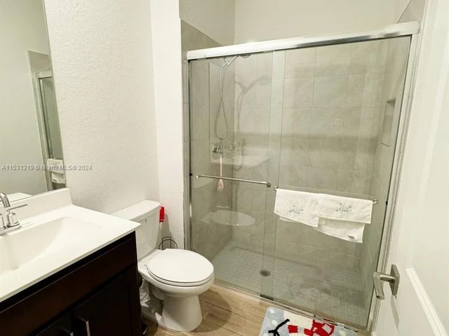 848 SE 17th St # 1, Homestead FL 33034