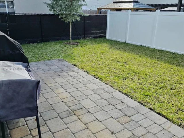 848 SE 17th St # 1, Homestead FL 33034