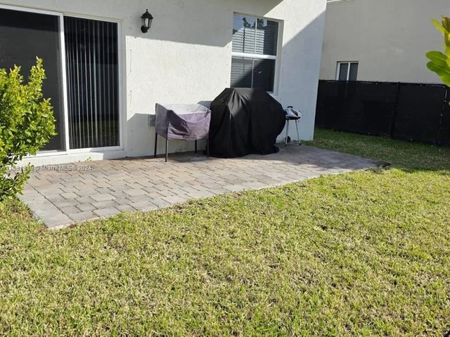 848 SE 17th St # 1, Homestead FL 33034