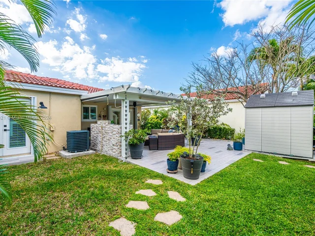 17543 SW 142nd Ct, Miami FL 33177