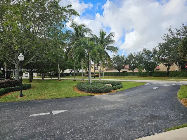 933 NE 42nd Ave, Homestead FL 33033