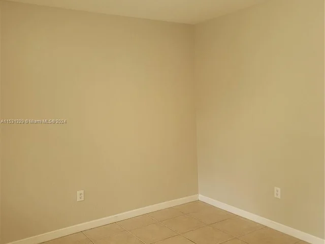 933 NE 42nd Ave, Homestead FL 33033