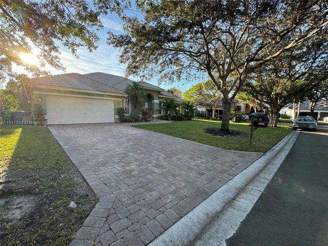 1574 NW 103 Ter, Coral Springs FL 33071