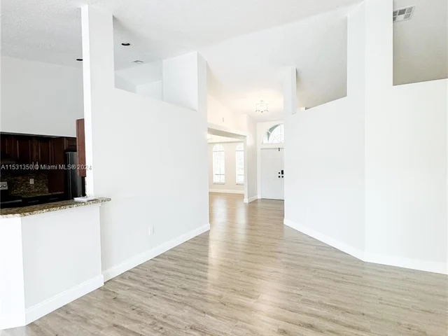 1574 NW 103 Ter, Coral Springs FL 33071