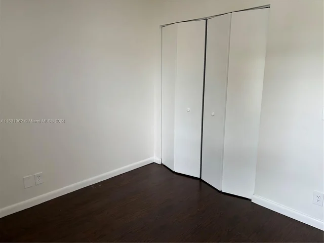 206 Lake Pointe Dr # 105, Oakland Park FL 33309