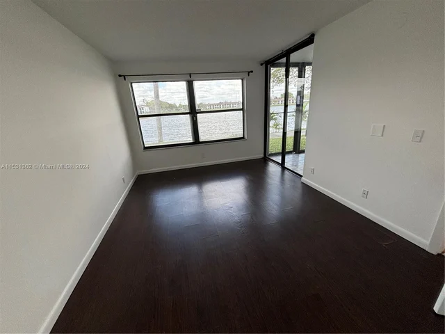 206 Lake Pointe Dr # 105, Oakland Park FL 33309