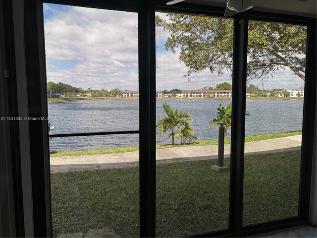 206 Lake Pointe Dr # 105, Oakland Park FL 33309
