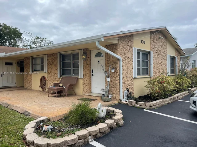108 SE 4th Terrace # A, Dania Beach FL 33004