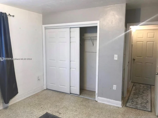 316 SW 2nd Ter, Hallandale Beach FL 33009