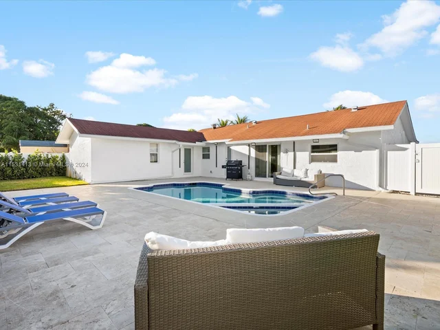 8660 Johnson St, Pembroke Pines FL 33024