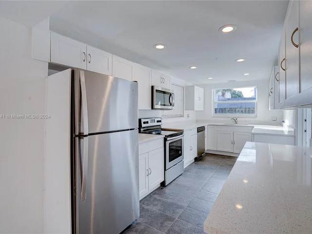 422 31st St, West Palm Beach FL 33407