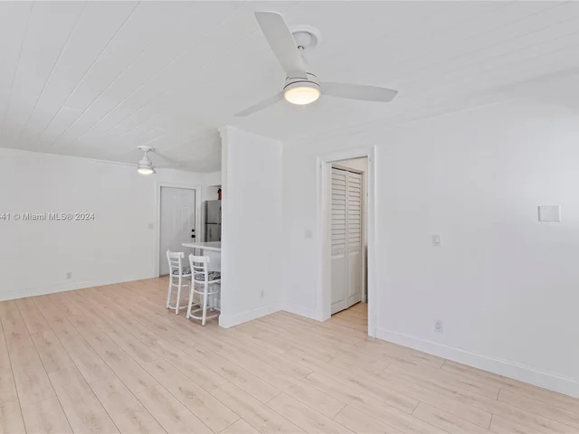 422 31st St, West Palm Beach FL 33407