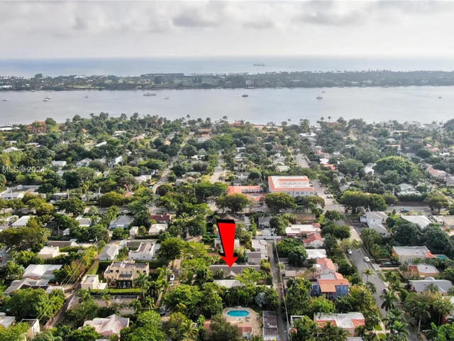 422 31st St, West Palm Beach FL 33407