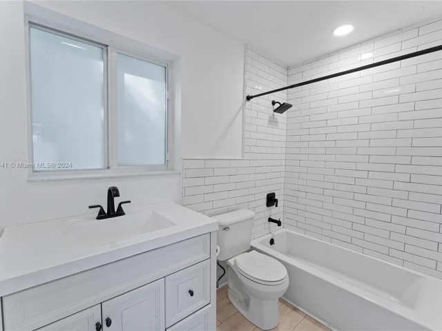 422 31st St, West Palm Beach FL 33407