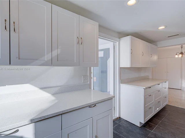 422 31st St, West Palm Beach FL 33407