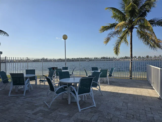 1141 NW 126th Pl, Miami FL 33182