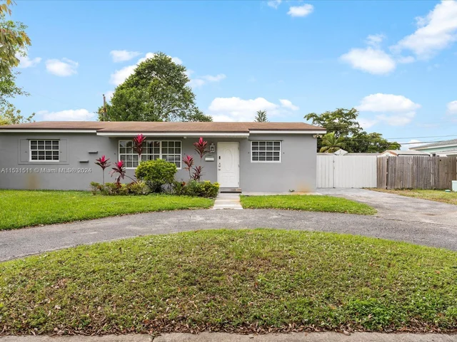 310 N 68th Ter, Hollywood FL 33024