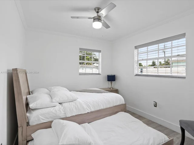 310 N 68th Ter, Hollywood FL 33024