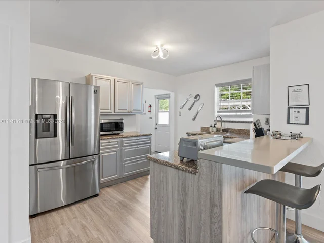 310 N 68th Ter, Hollywood FL 33024