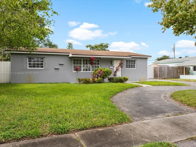 310 N 68th Ter, Hollywood FL 33024