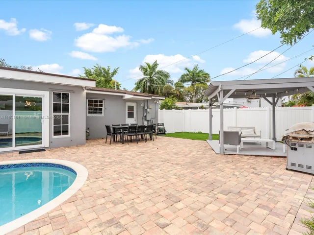 310 N 68th Ter, Hollywood FL 33024