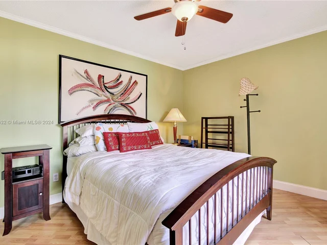 5541 NW 61st Pl, Tamarac FL 33319