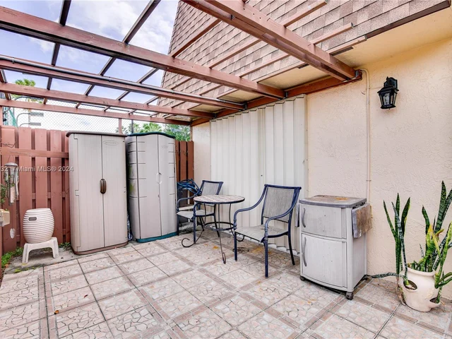 5541 NW 61st Pl, Tamarac FL 33319