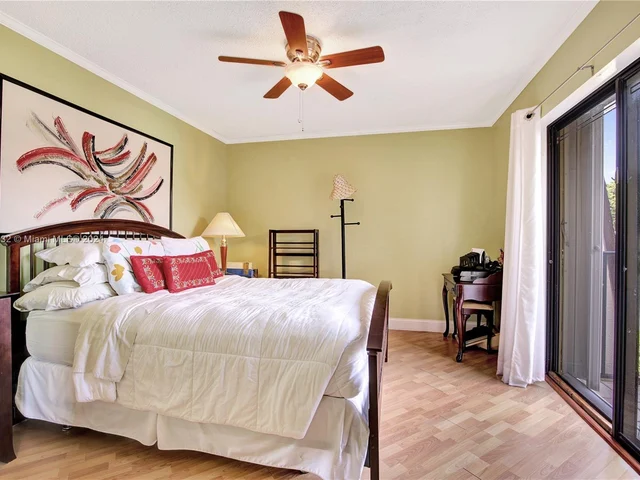 5541 NW 61st Pl, Tamarac FL 33319