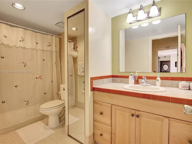 5541 NW 61st Pl, Tamarac FL 33319