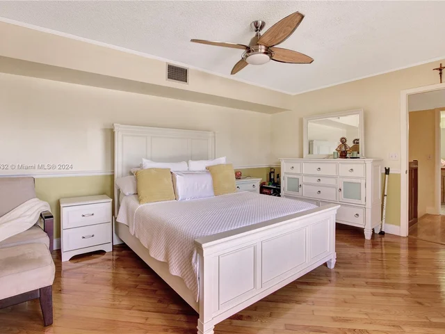 5541 NW 61st Pl, Tamarac FL 33319