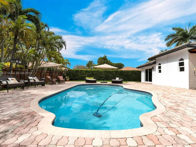 12950 NW 6th St, Miami FL 33182