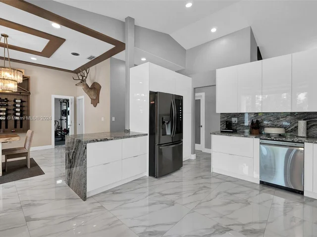 12950 NW 6th St, Miami FL 33182