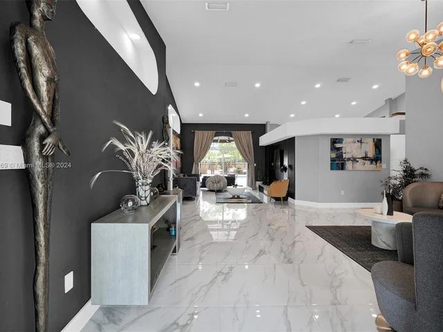 12950 NW 6th St, Miami FL 33182