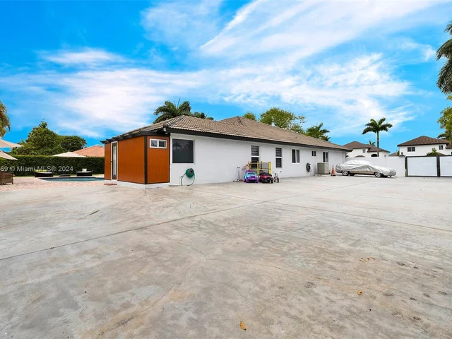 12950 NW 6th St, Miami FL 33182