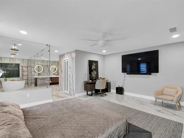 12950 NW 6th St, Miami FL 33182