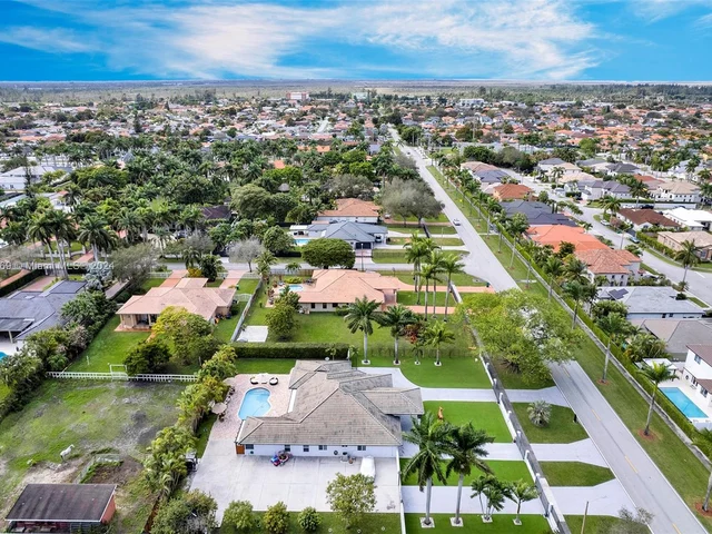 12950 NW 6th St, Miami FL 33182