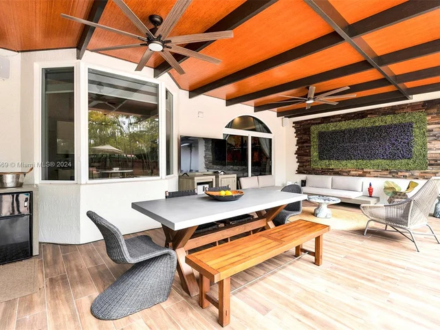 12950 NW 6th St, Miami FL 33182