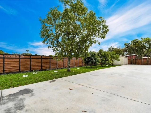 12950 NW 6th St, Miami FL 33182