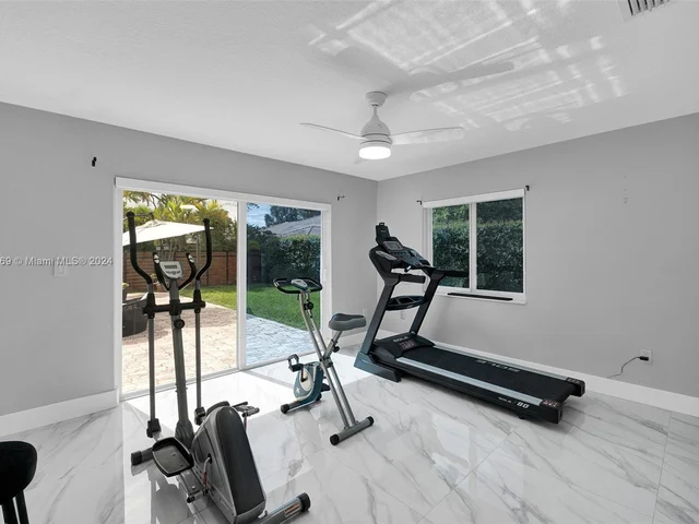 12950 NW 6th St, Miami FL 33182