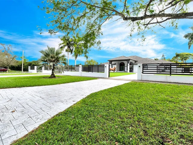 12950 NW 6th St, Miami FL 33182