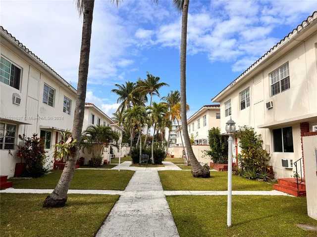 1195 Marseille Dr # 5, Miami Beach FL 33141