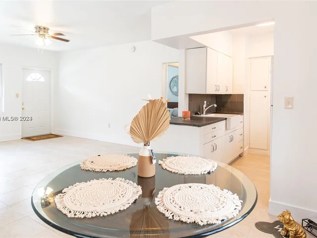 1195 Marseille Dr # 5, Miami Beach FL 33141