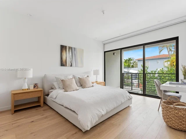 1661 SW 19th Ter, Miami FL 33145