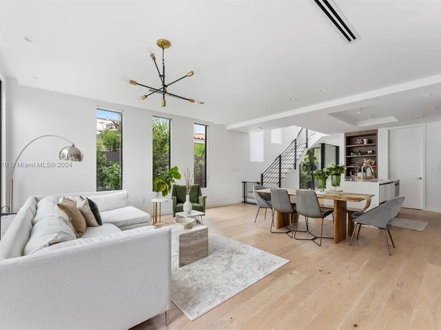 1661 SW 19th Ter, Miami FL 33145